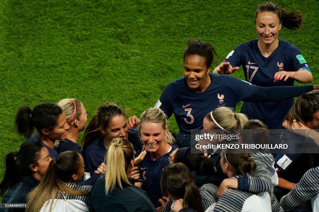 TOPSHOT-FBL-WC-2019-WOMEN-MATCH1-FRA-KOR