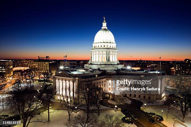 usa, wisconsin, madison, state capitol building at sunset - wisconsin flag stock pictures, royalty-free photos & images