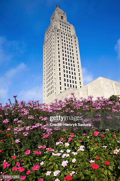 usa, louisiana, baton rouge, state capitol building with flowers - baton rouge stock pictures, royalty-free photos & images