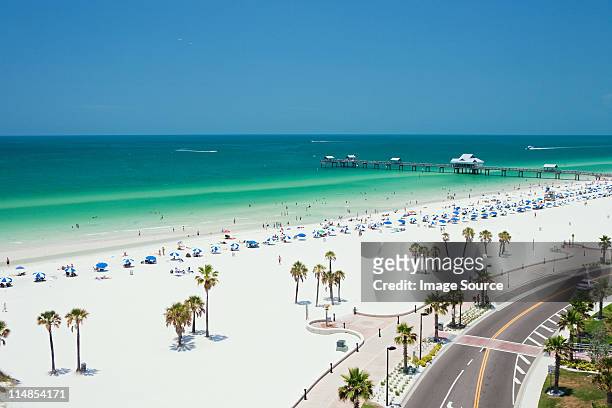 beach scene, clearwater, florida - clearwater beach fotografías e imágenes de stock