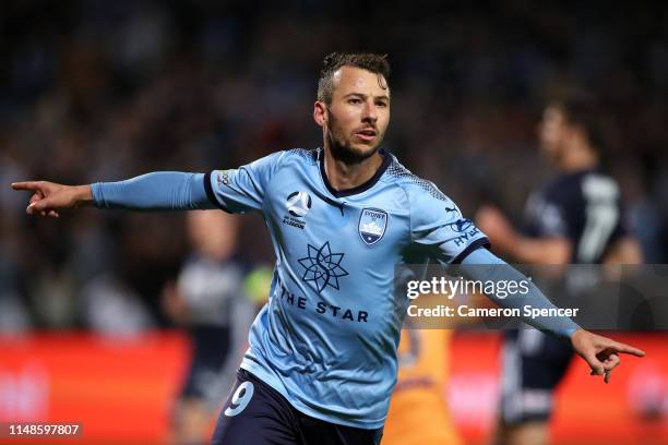 Adam Le Fondre of Sydney FC celebrates scoring a goal during the A-League Semi Final match between Sydney FC and the Melbourne Victory at Netstrata...