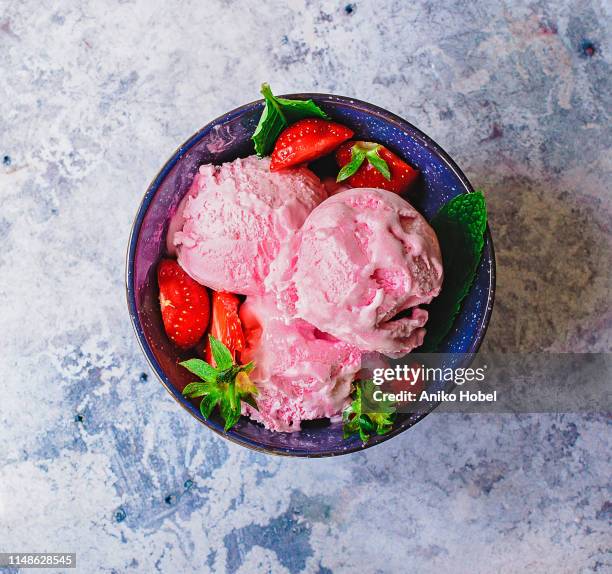 pink ice cream - strawberry ice cream stock pictures, royalty-free photos & images