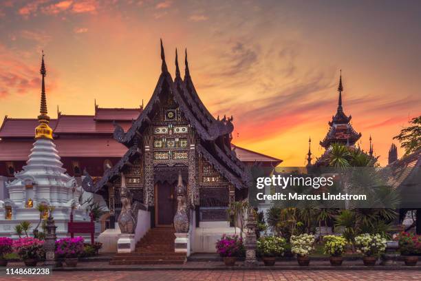 temple buildings in chiang mai - cidade de chiang mai imagens e fotografias de stock
