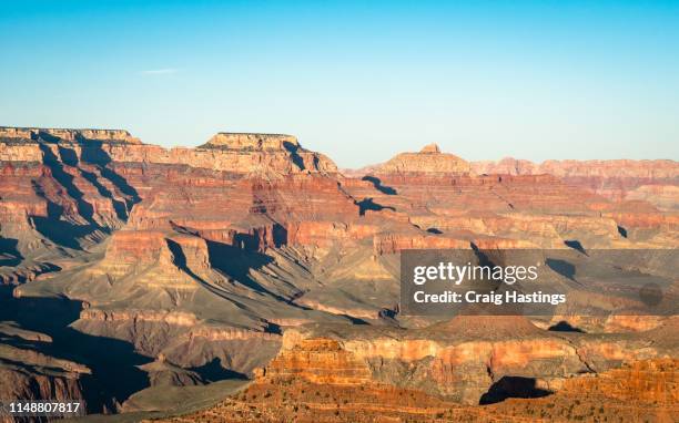 grand canyon, usa - april 15, 2019: view of the grand canyon from the grand canyon village south side - sul bordo - fotografias e filmes do acervo