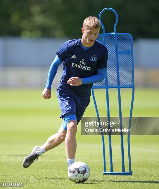 Jann-Fiete Arp of Hamburger SV in action during the training session of Hamburger SV at Volksparkstadion on May 13, 2019 in Hamburg, Germany.