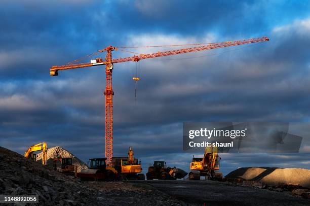 construction site crane - construction equipment stock pictures, royalty-free photos & images