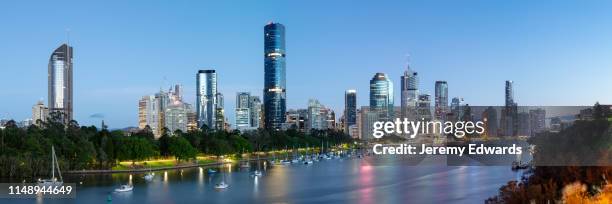 brisbane, queensland, australia - brisbane skyline stock pictures, royalty-free photos & images