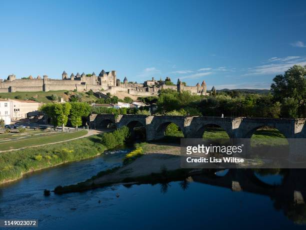carcassonne, france - vieille ville photos et images de collection