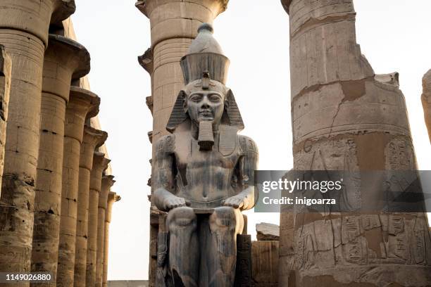 rameses ii statue, temple of luxor, luxor, egypt - temple of luxor stock pictures, royalty-free photos & images