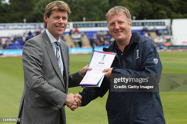 Nick Riley Cricketer 26 Neil Williams (Cricketer) Stock Photos, High-Res Pictures, and ...