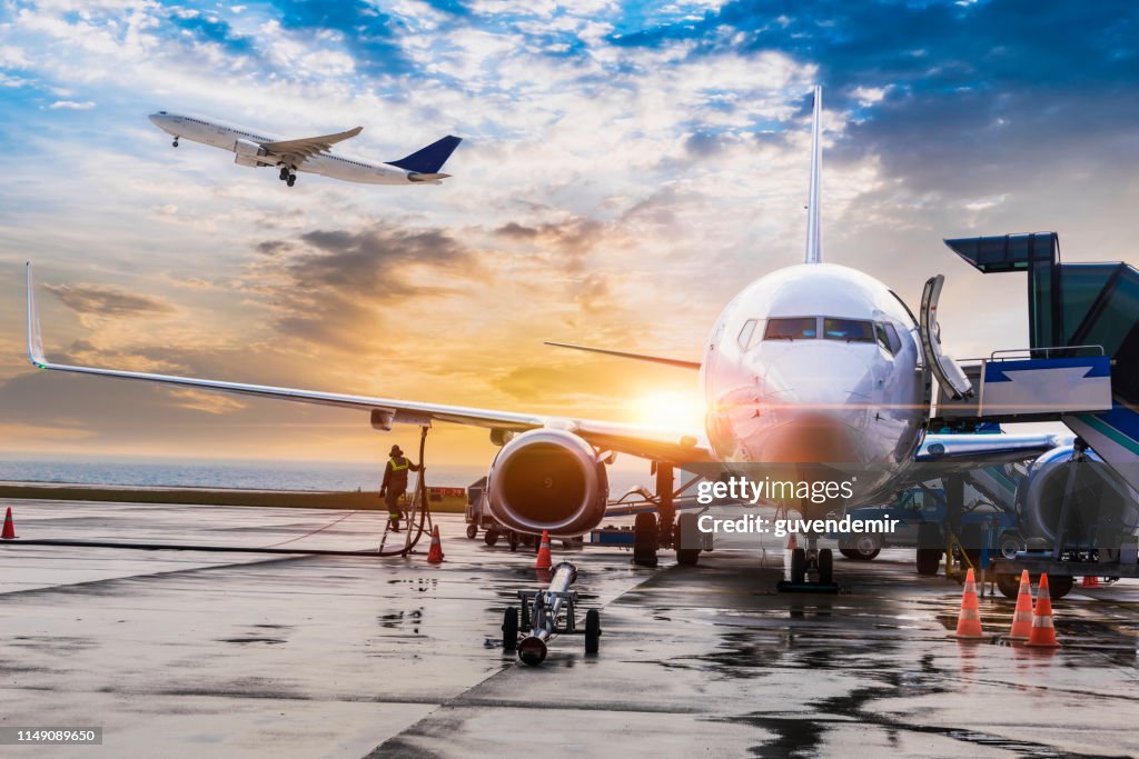 Flugzeug Passagier sich für den Flug