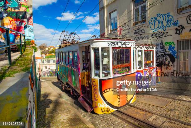 elavador da gloria in lissabon, portugal - baixa stock-fotos und bilder