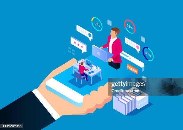 ilustraciones, imágenes clip art, dibujos animados e iconos de stock de aprendizaje de educación en línea - educacion digital