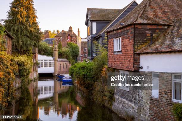 great stour, canterbury, england - canterbury photos et images de collection