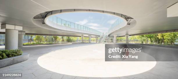 empty parking lot - street front view stock pictures, royalty-free photos & images