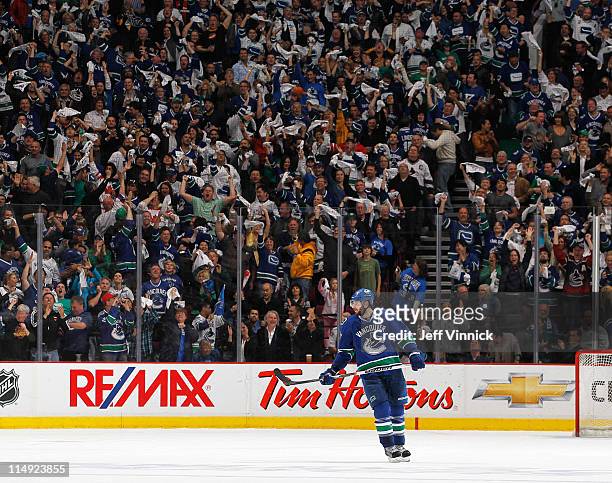 Fans cheer after Ryan Kesler of the Vancouver Canucks scores a tying goal in Game Five of the Western Conference Finals during the 2011 NHL Stanley...