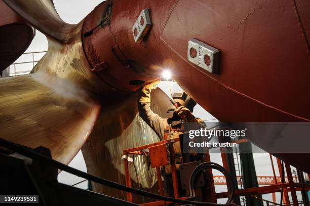 ship welding - shipyard stock pictures, royalty-free photos & images