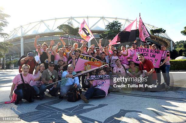 Fans of Palermo show their support before the Tim Cup final between FC Internazionale Milano and US Citta di Palermo at Olimpico Stadium on May 29,...