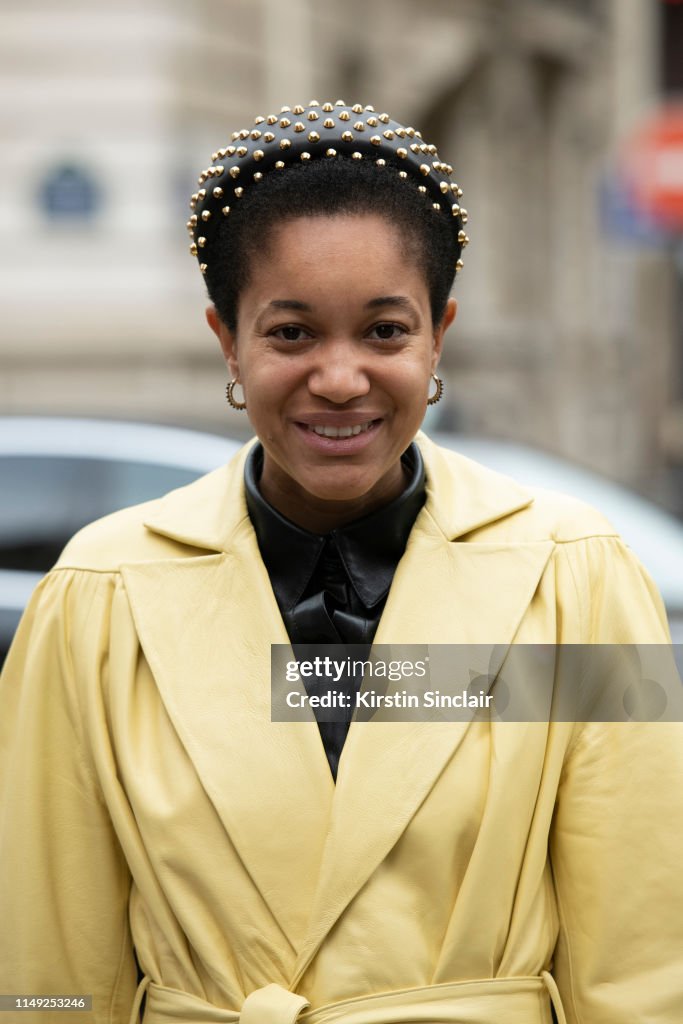 Street Style - Paris Fashion Week Womenswear Fall/Winter 2019/2020 : Day Six