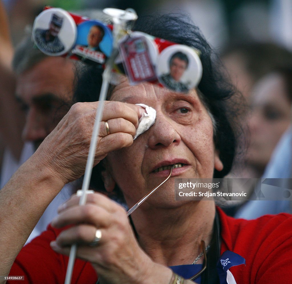 Pro-Mladic Supporters Demonstrate In Belgrade