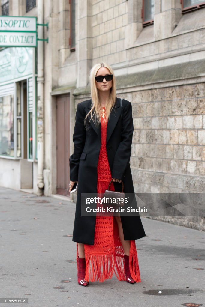 Street Style - Paris Fashion Week Womenswear Fall/Winter 2019/2020 : Day Six