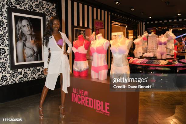 786 Incredible By Victorias Secret Stock Photos, High-Res Pictures, and  Images - Getty Images