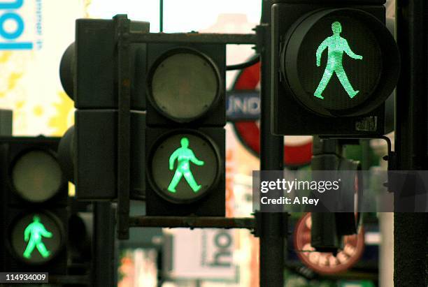 go walk - walk signal stock pictures, royalty-free photos & images