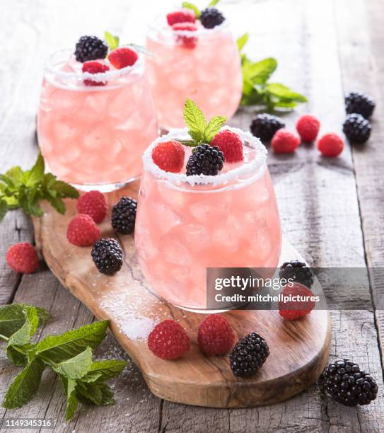 pink summer drinks - blackberry stock pictures, royalty-free photos & images