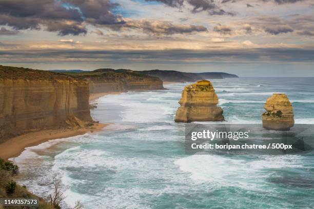 the twelve apostles, great ocean road - bass strait stockfoto's en -beelden