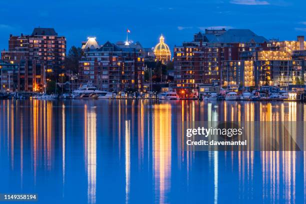 victoria bc skyline at night - british columbia legislature stock pictures, royalty-free photos & images