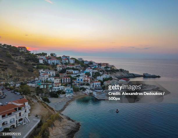 https://media.gettyimages.com/id/1149370115/photo/armenistis-village-ikaria.jpg?s=612x612&w=gi&k=20&c=UE1qmK2pLXf0oP81vmACUa61mvnsV7orpbw2A9GRqGg=