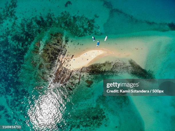 madagascar nosy komba from drone - nosy komba madagascar photos et images de collection