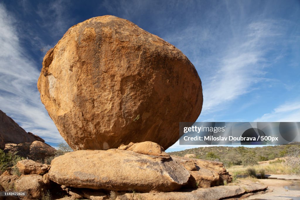rock stacking photos and premium high res pictures -... Rock High-Res Stock Photo - Getty Images