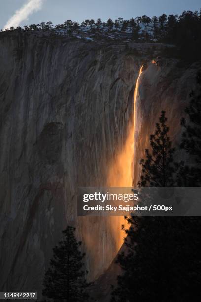 nature creation the firefall - yosemite fall stock pictures, royalty-free photos & images