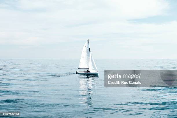 sailboat - verboten stockfoto's en -beelden