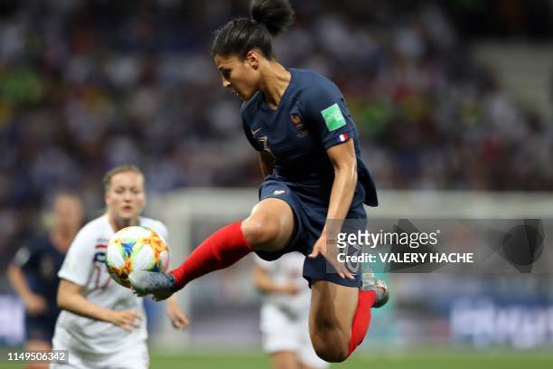 France's forward Valerie Gauvin controls the ball during the France 2019 Women's World Cup Group A football match between France and Norway, on June...