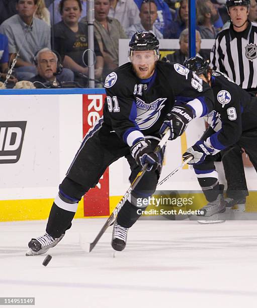 Steven Stamkos of the Tampa Bay Lightning skates with the puck against the Boston Bruins in Game Six of the Eastern Conference Finals during the 2011...