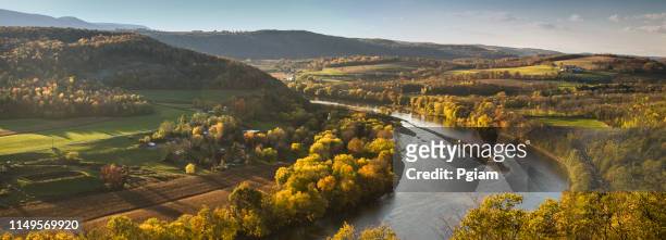 pennsylvania valley and river panoramic in autumn - pennsylvania stock pictures, royalty-free photos & images