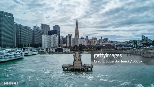 transamerica tower (dji) - transamerica-pyramid-san-francisco stock-fotos und bilder