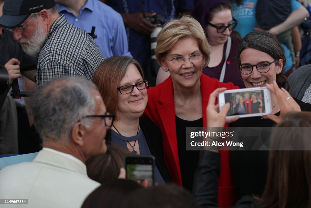 Presidential Candidate Sen. Elizabeth Warren Holds A Town Hall In Northern Virginia