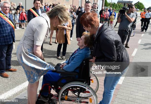 Bezoek van Koningin Mathilde aan twee landbouwbedrijven in het zuiden van de provincie Limburg - Visite de la Reine Mathilde aux deux exploitations...