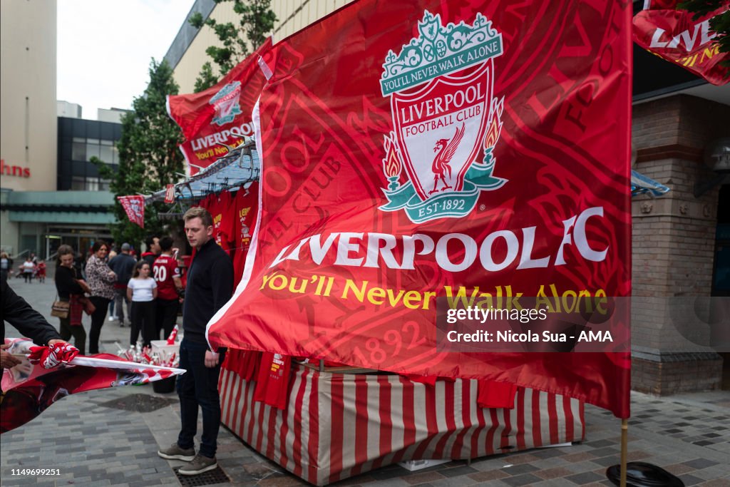 Liverpool Parade to Celebrate Winning UEFA Champions League