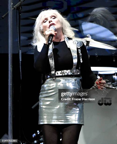 Blondie Performing In La Photos and Premium High Res Pictures - Getty ...