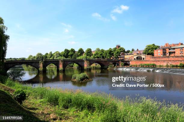 the old dee bridge, river dee, chester city, cheshire, england - cheshire england ストックフォトと画像