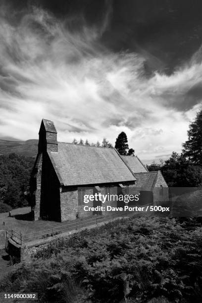 summer view over st peters church, martindale, lake district nat - ranch house stock pictures, royalty-free photos & images