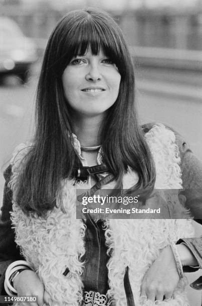 British broadcaster and journalist Cathy McGowan, UK, 24th October 1975.