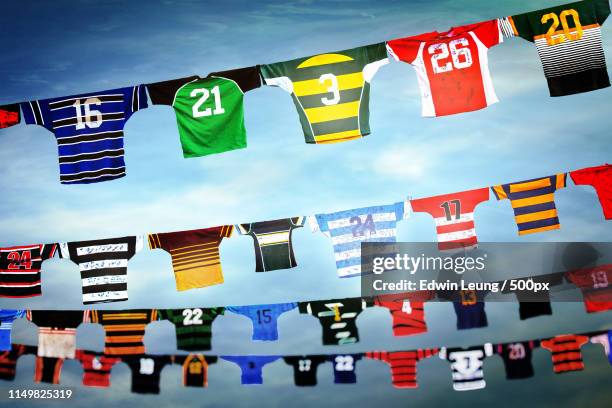 jerseys - maillot de sport photos et images de collection