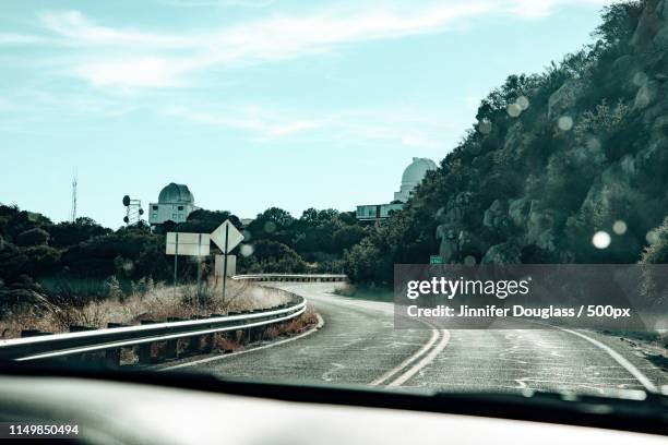 on the road - jinnifer douglass stockfoto's en -beelden