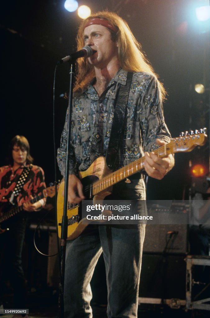 Hoodoo Rapper Hoodoo Gurus on in München / Munich. News Photo - Getty Images