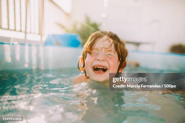 summer fun - redhead boy fotografías e imágenes de stock